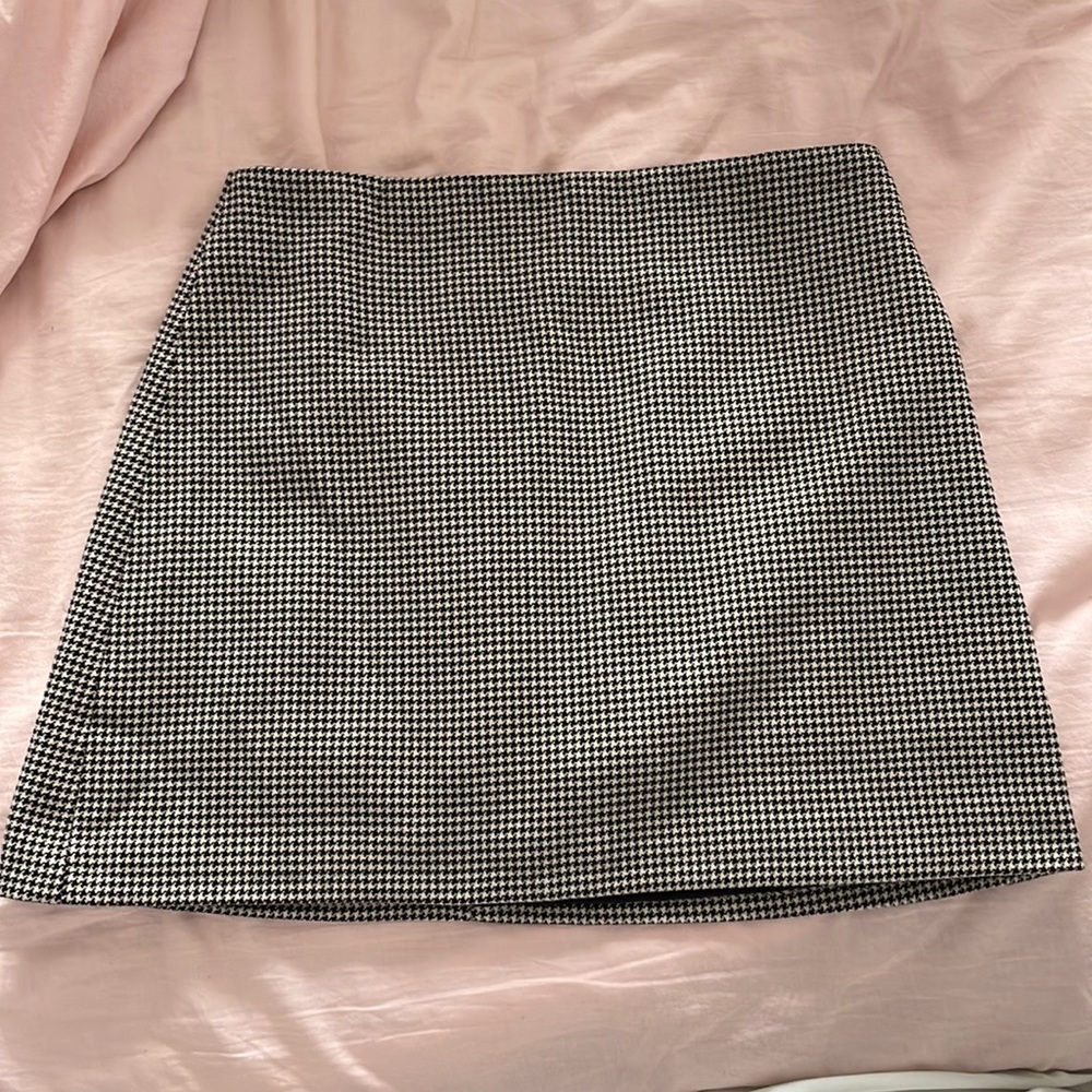 Mini Skirt from H&M. Never worn. Brand New